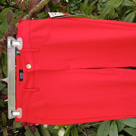 Jones New York Red Ankle Cropped Pants - Picture 4 of 10